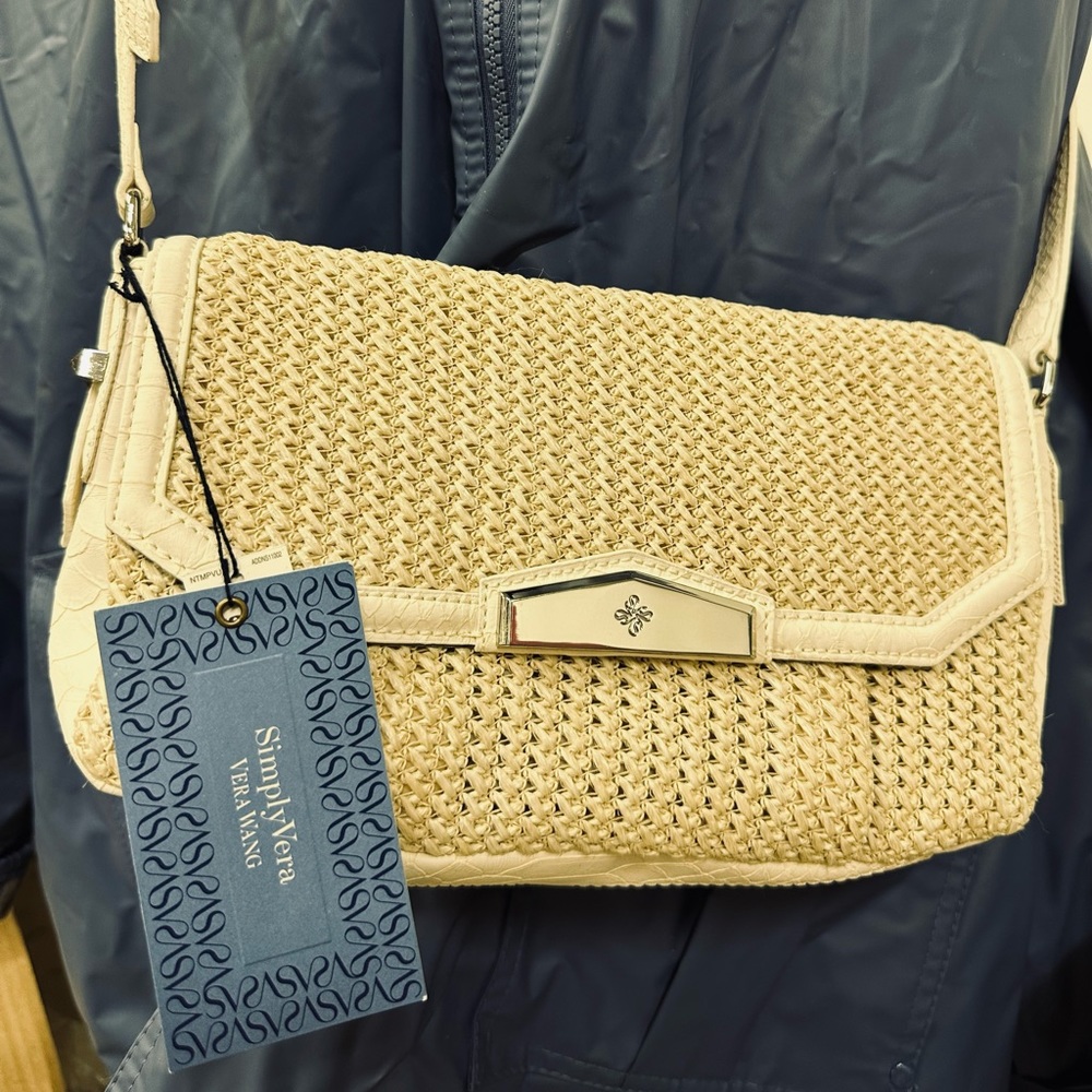 Very cute! Vera Wang crossbody bag in natural straw